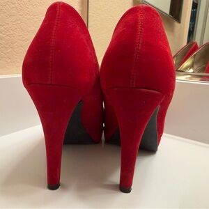 Style & Co. Vibrant Red Suede Heels in excellent condition